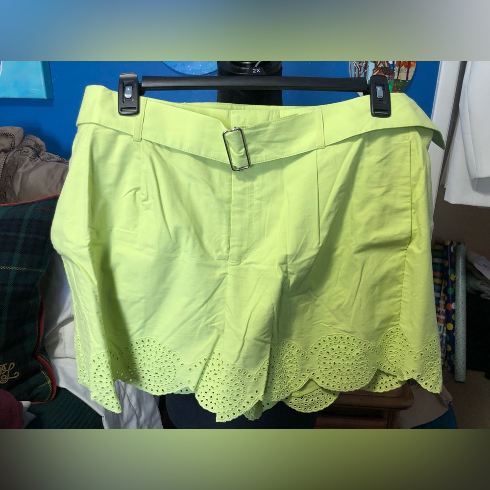 NWT INC Lime Green Shorts Sz.18 Eyelet Hem